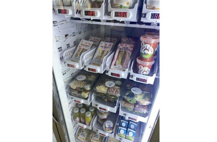 Minno Furniture Smart fridge vending machine  VS  Spiral machine