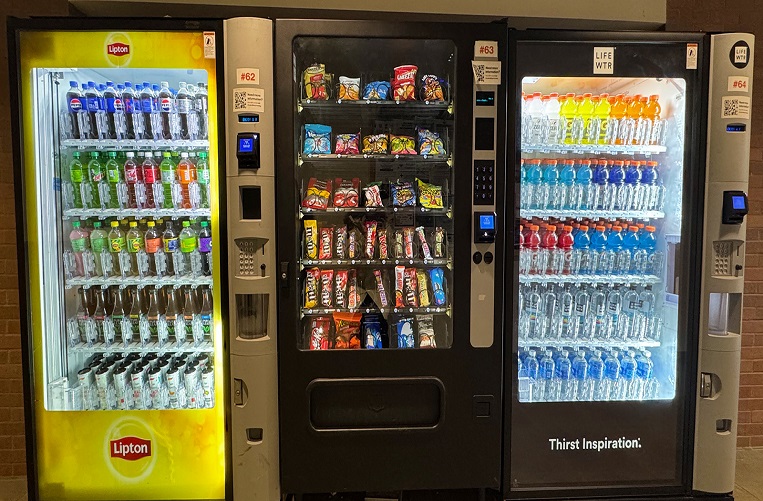 How Profitable Is Owning a Vending Machine in 2026? Why Smart Phone Charging Lockers Are Becoming the New Revenue Opportunity