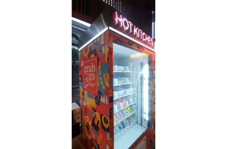 Micro Markets vs. Vending Machines: Which Unmanned Retail Model Is Right for Your Business? | Minno